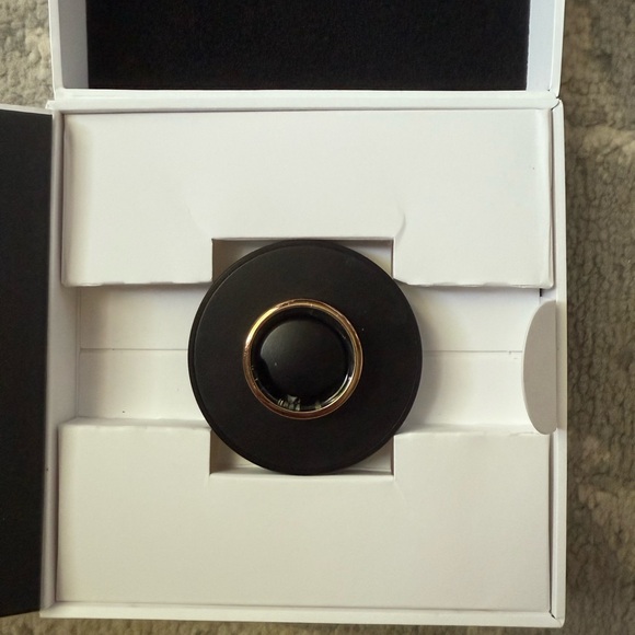 Oura Rose Gold Smart Ring size 7 - Picture 3 of 8
